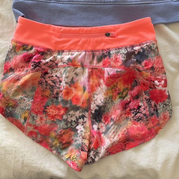 Athletes girl run the world 3” short floral print - Picture 6 of 7